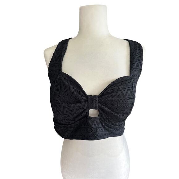 Torrid Bikini Top Womens 2 2X Swimsuit Swim Beach Resort Cruise Black Padded - Picture 1 of 10